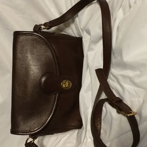 Vintage Coach City turnlock bag with crossbody strap